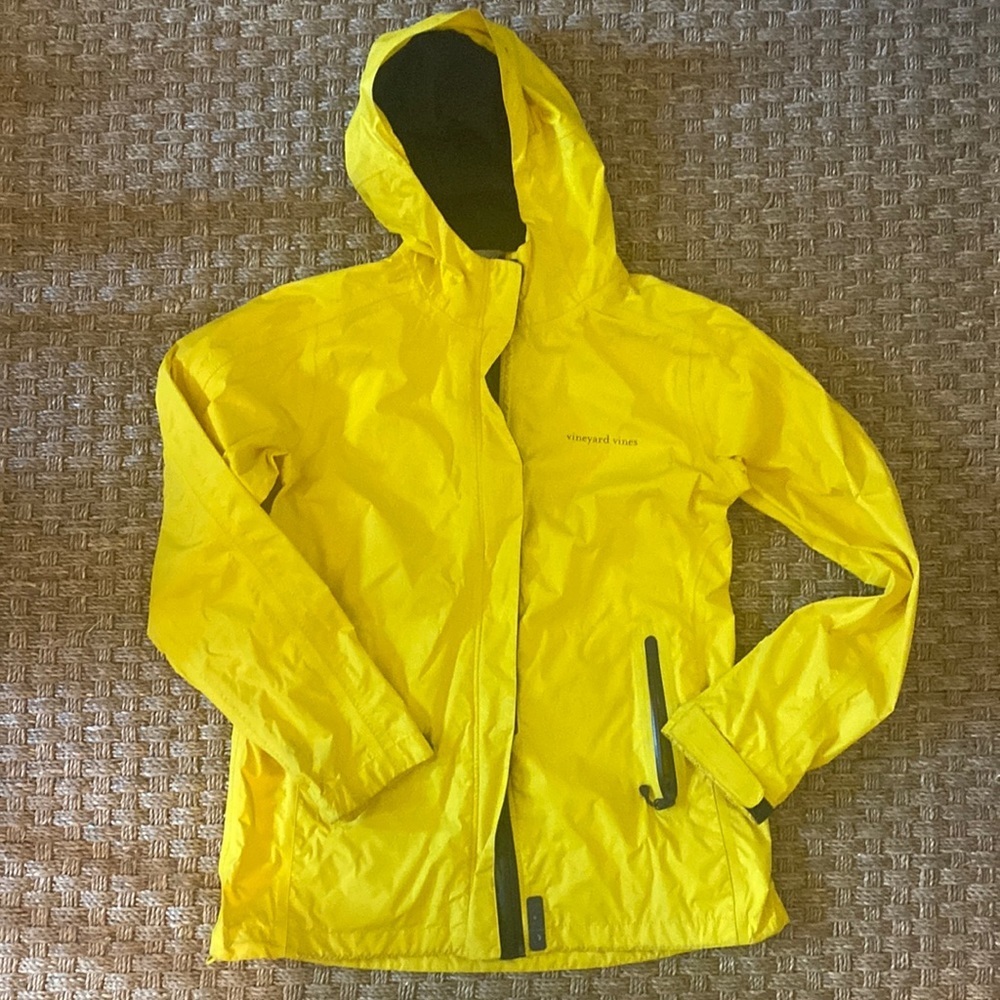 vineyard vines Stow and Go rain jacket yellow sz Small